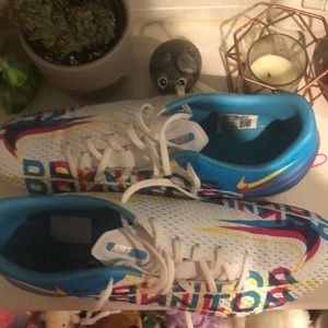 Nike Phantom Women’s Soccer Cleats